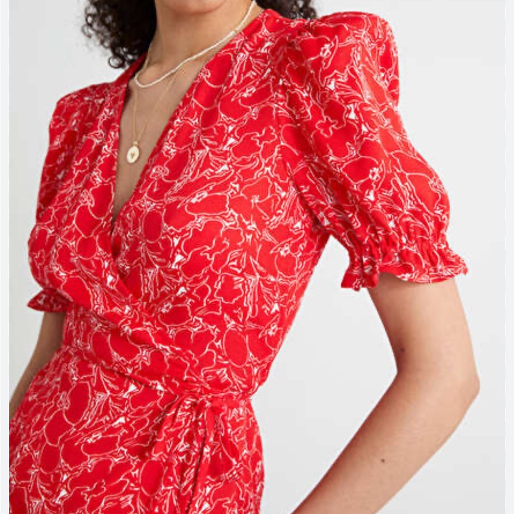 & Other Stories US 2 Puff Sleeve tie Wrap Blouse floral print, pleated viscose